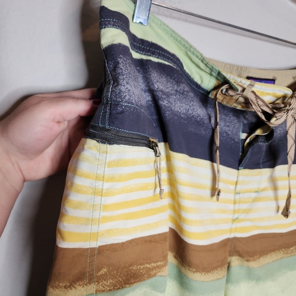 Patagonia Board shorts. Men's size 36 - Picture 6 of 16